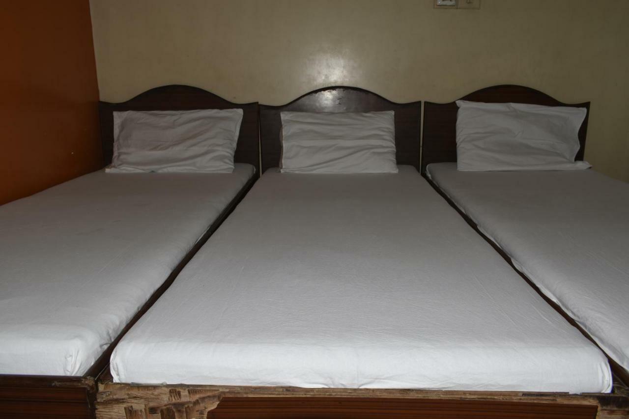 Popular Palace Hotel Mumbai (Bombay)